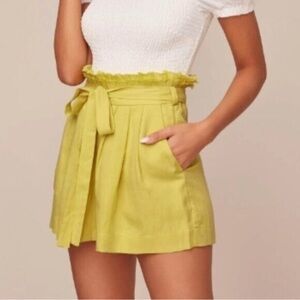 ASTR The Label Pacific Pleated High Waist Paperbag Shorts in Yellow Lemon M